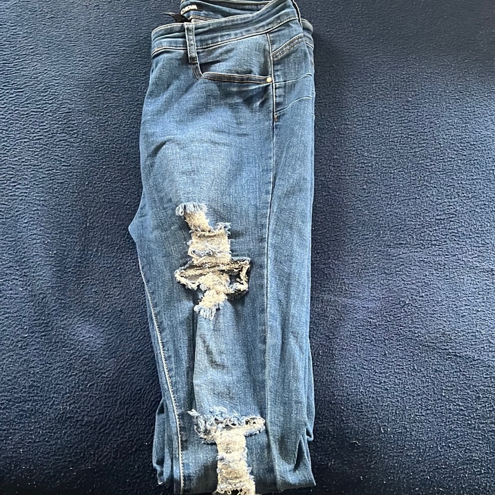 Plus size skinny distress, jeans